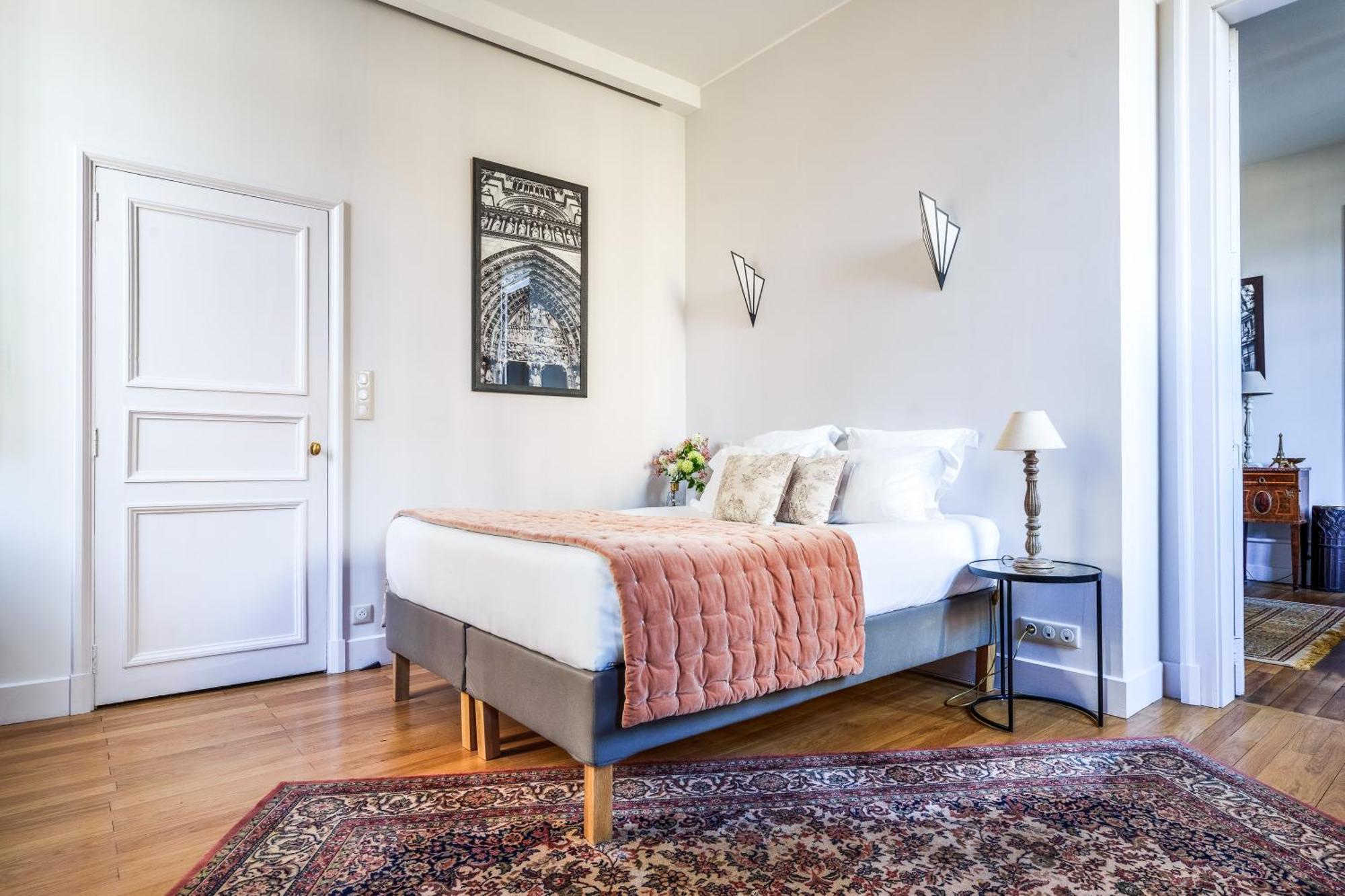 Appartement Raffine Vue Cathedrale, Jardin, Wifi Tours Exteriör bild
