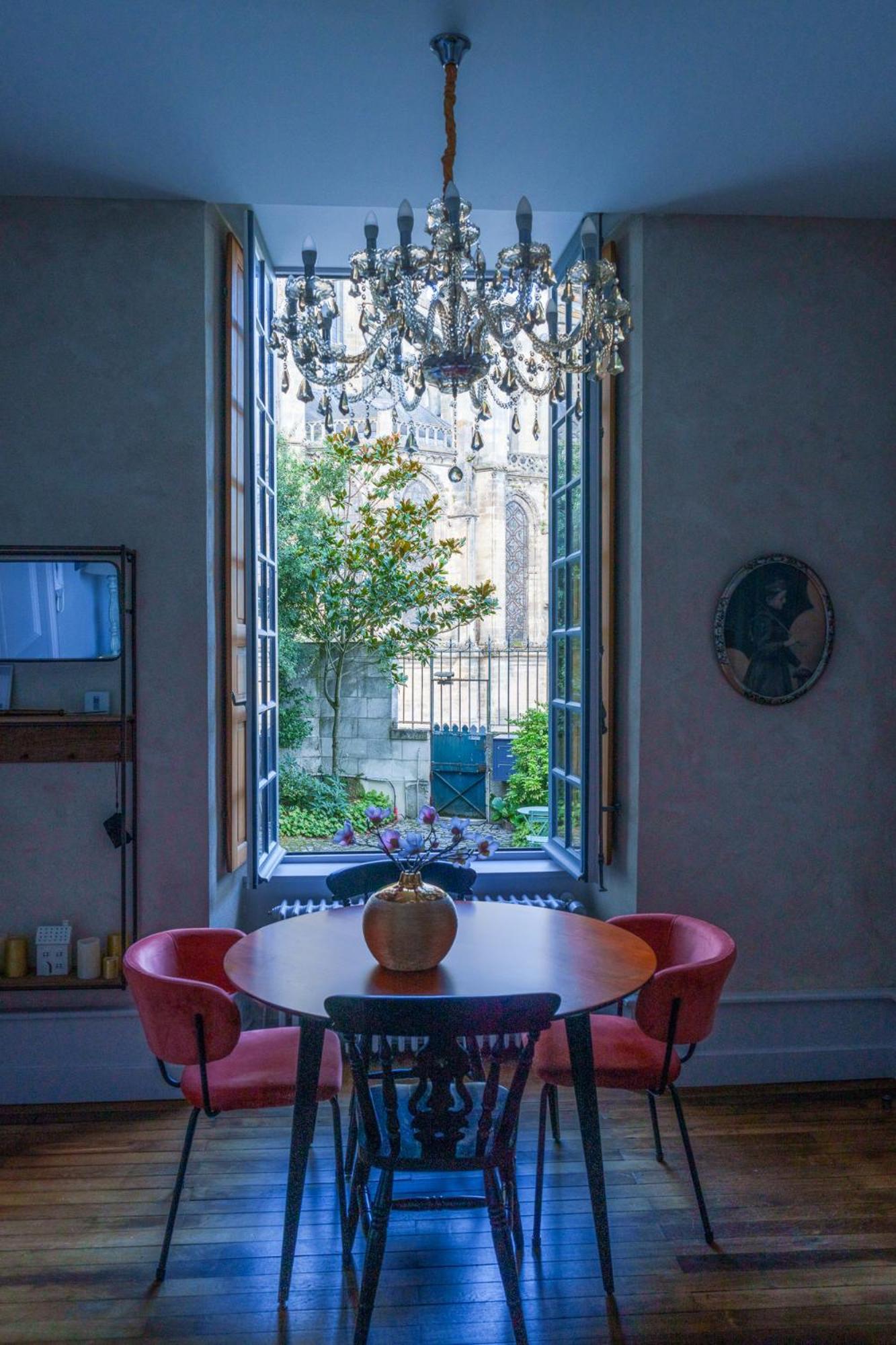 Appartement Raffine Vue Cathedrale, Jardin, Wifi Tours Exteriör bild